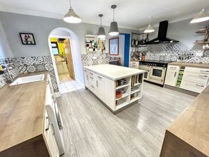 Kitchen- click for photo gallery